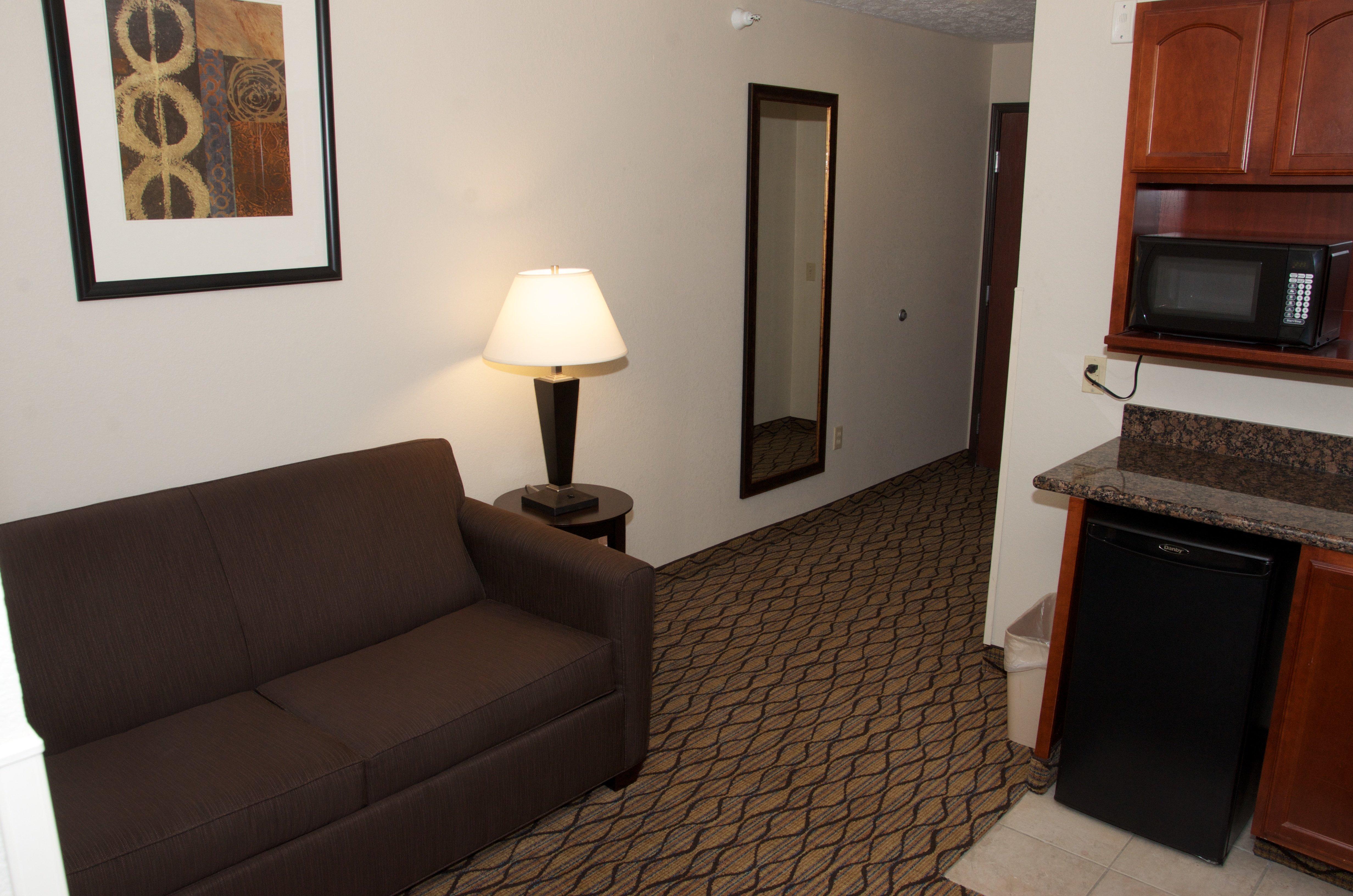 Holiday Inn Express Hotel & Suites Cadillac By Ihg Exterior photo