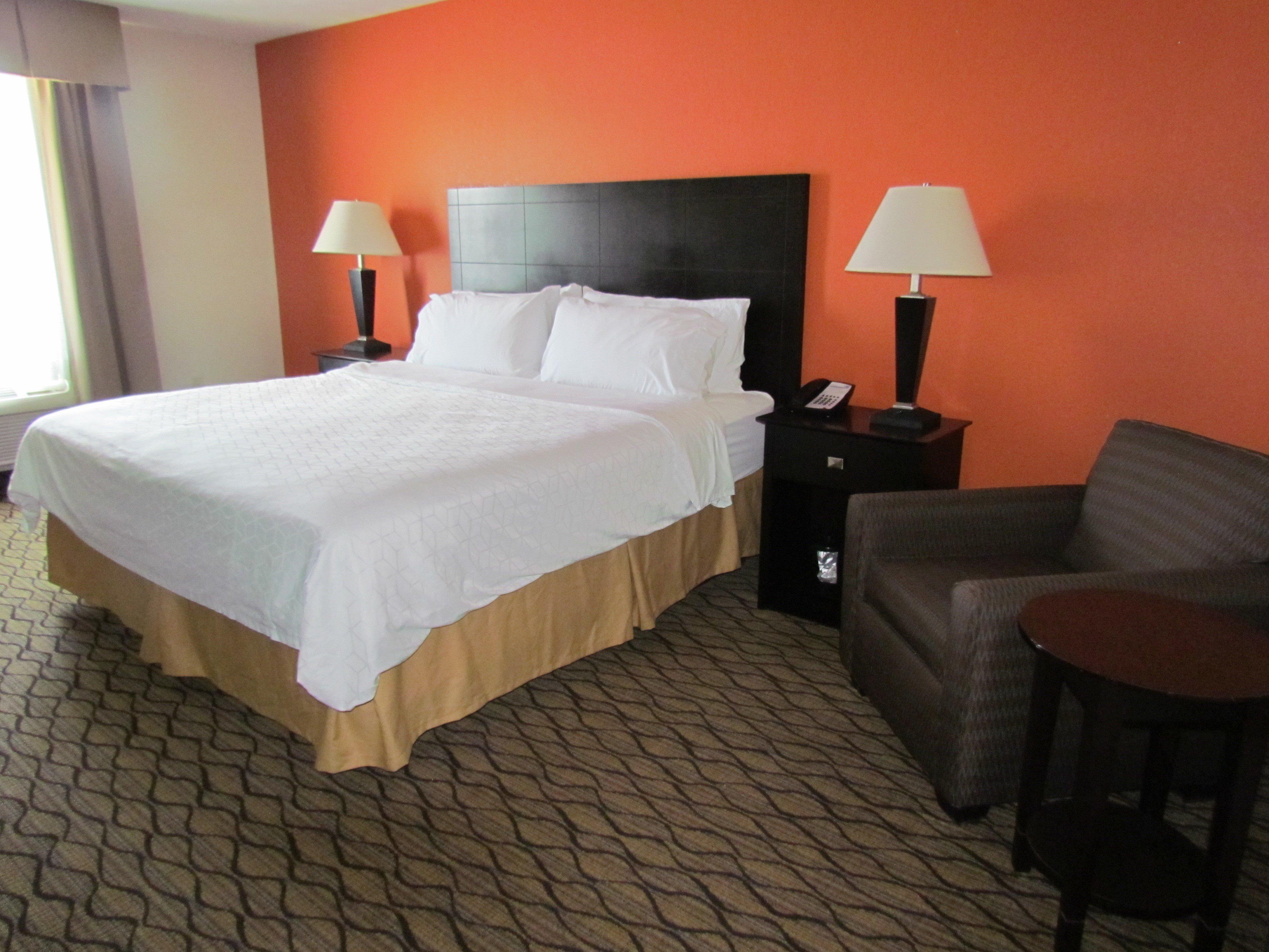 Holiday Inn Express Hotel & Suites Cadillac By Ihg Exterior photo